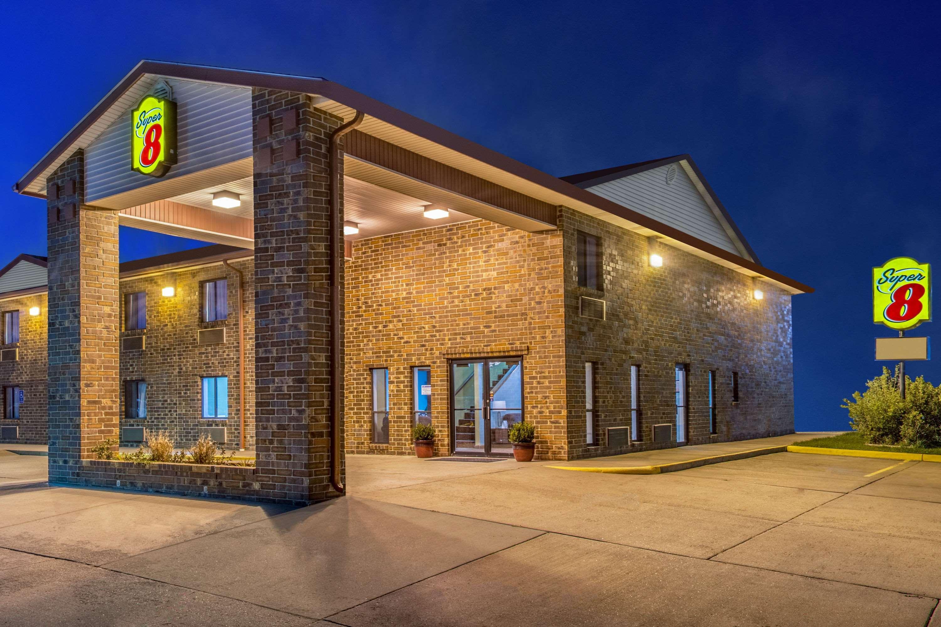 Super 8 By Wyndham Wakeeney Exterior foto