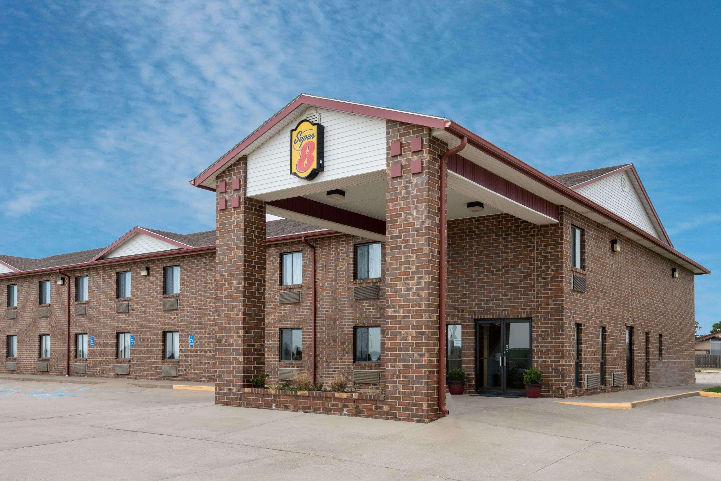 Super 8 By Wyndham Wakeeney Exterior foto